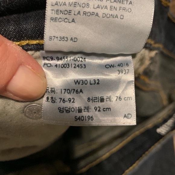 LEVI STRAUSS SIGNATURE ATHLETIC JEANS SZ 30/30 - Picture 7 of 7